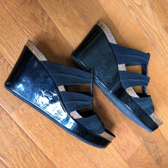 donald pliner black wedge sandals